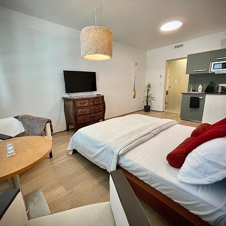 Harfa Apartment 30 Praag Buitenkant foto