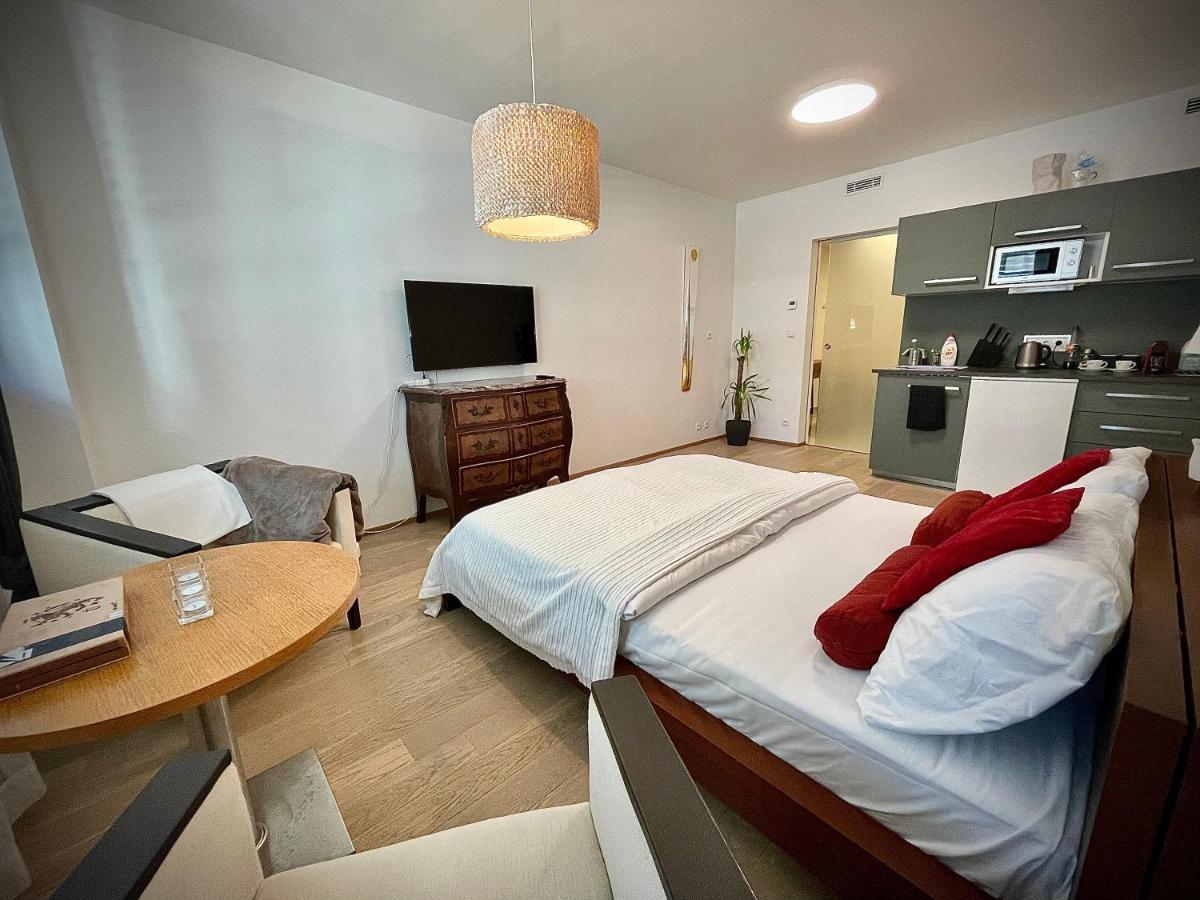 Harfa Apartment 30 Praag Buitenkant foto